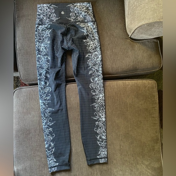 Lululemon Wunder Under Hi-Rise 7/8 Leggings Engineered Print Size 4 - Picture 3 of 7